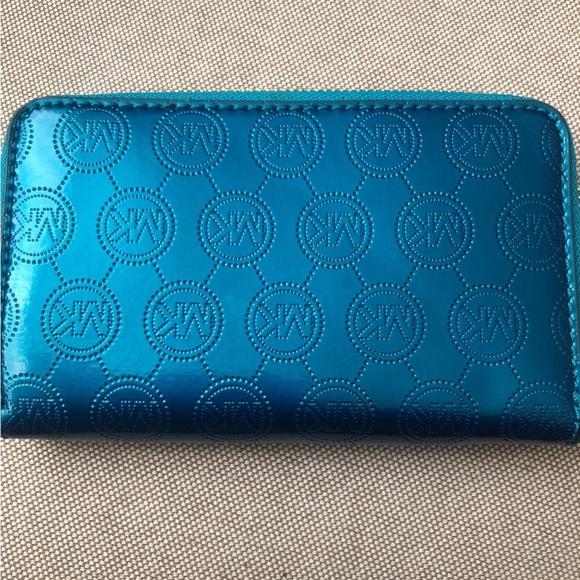 Micheal Kors Wallet/Wristlet! - Picture 2 of 6